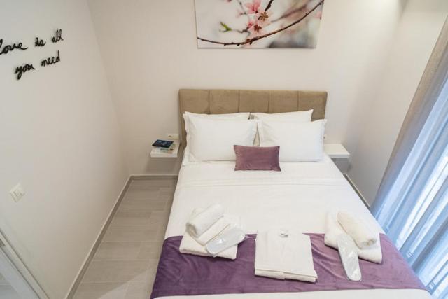 Petit Palace Apartment *